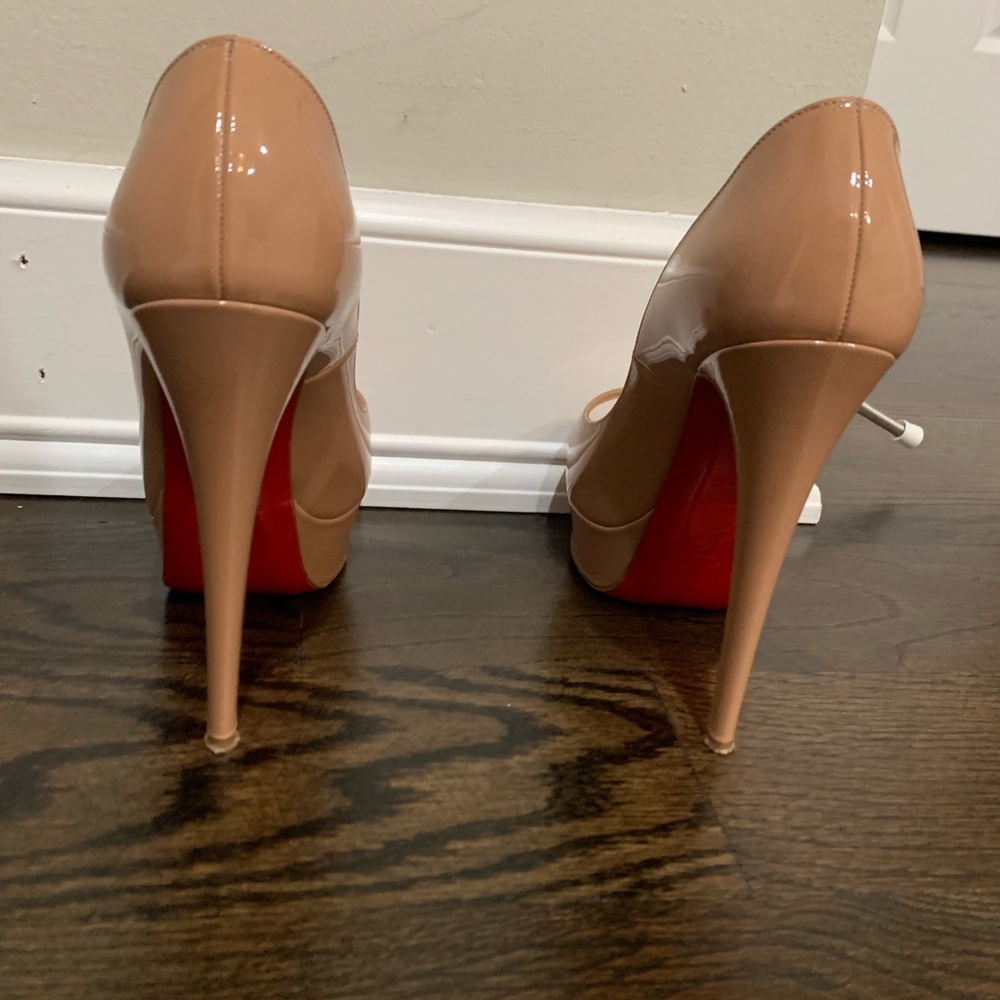christian Louboutin - Picture 2 of 8